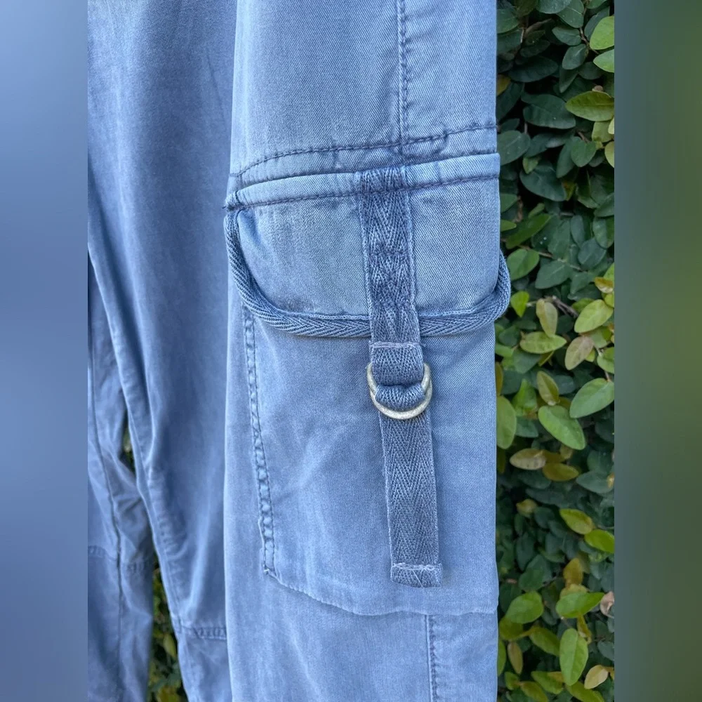 American Eagle | Stretch High-Waisted Cargo Baggy Wide-Leg Pant | Size 8 Short - Picture 7 of 12